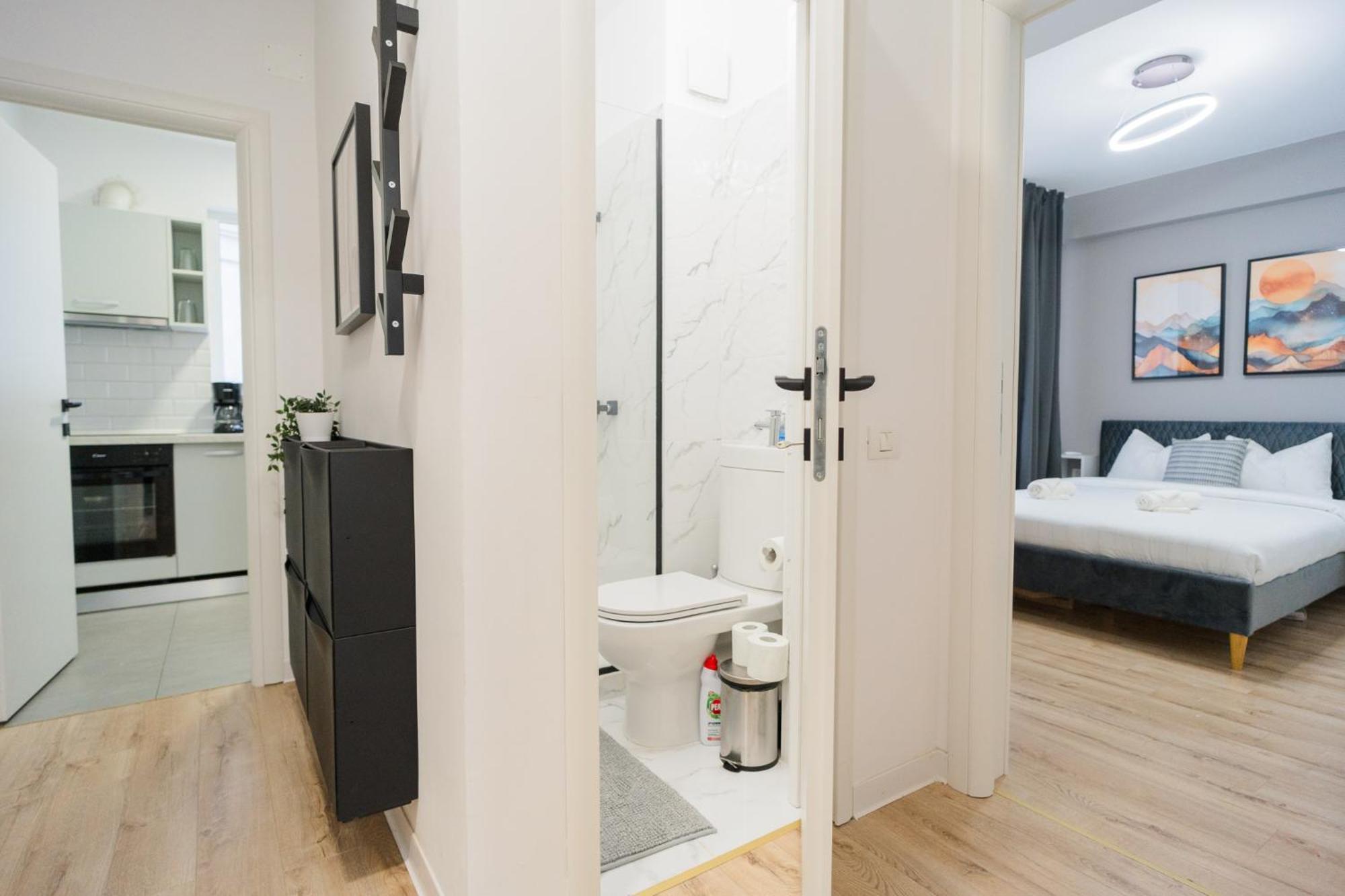 Ferienwohnung Elegant Gem Victoriei Avenue Bukarest Exterior foto