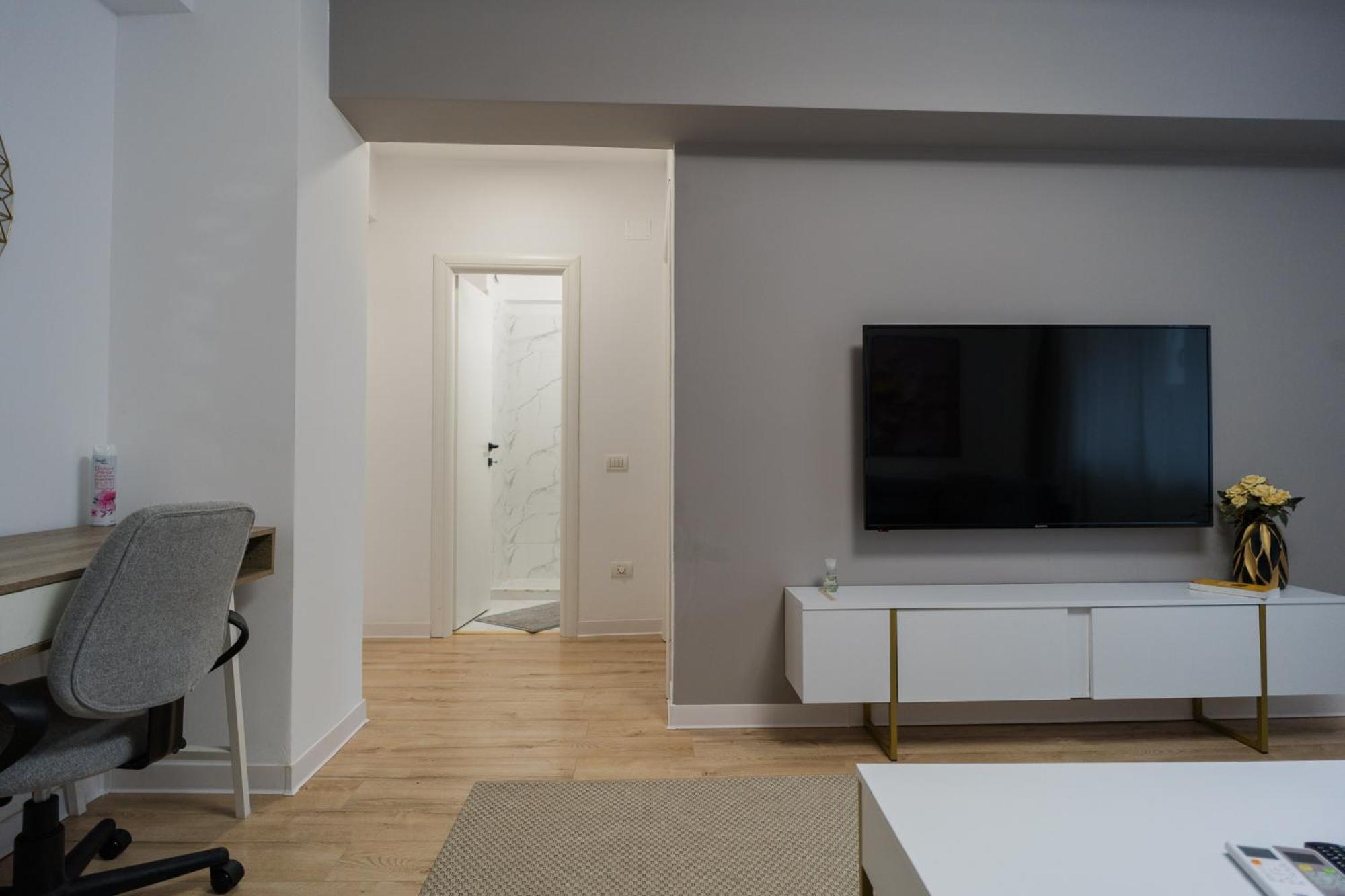 Ferienwohnung Elegant Gem Victoriei Avenue Bukarest Exterior foto